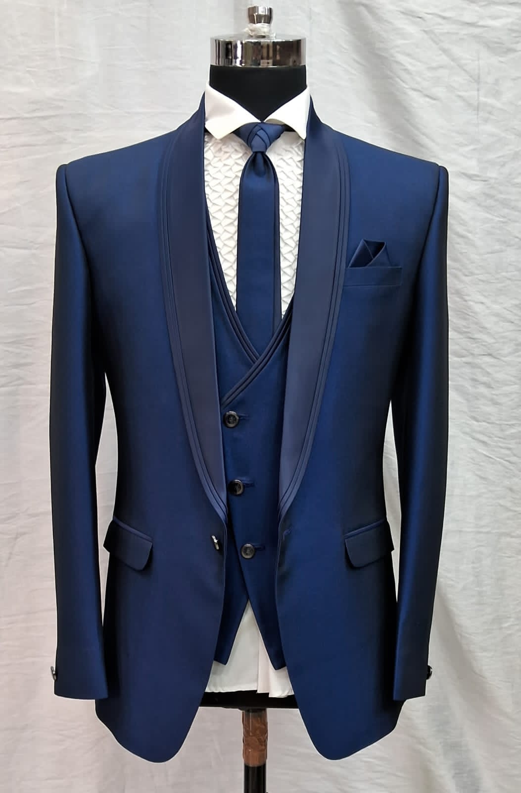 Blue Dinner Party 5 Piece Suit